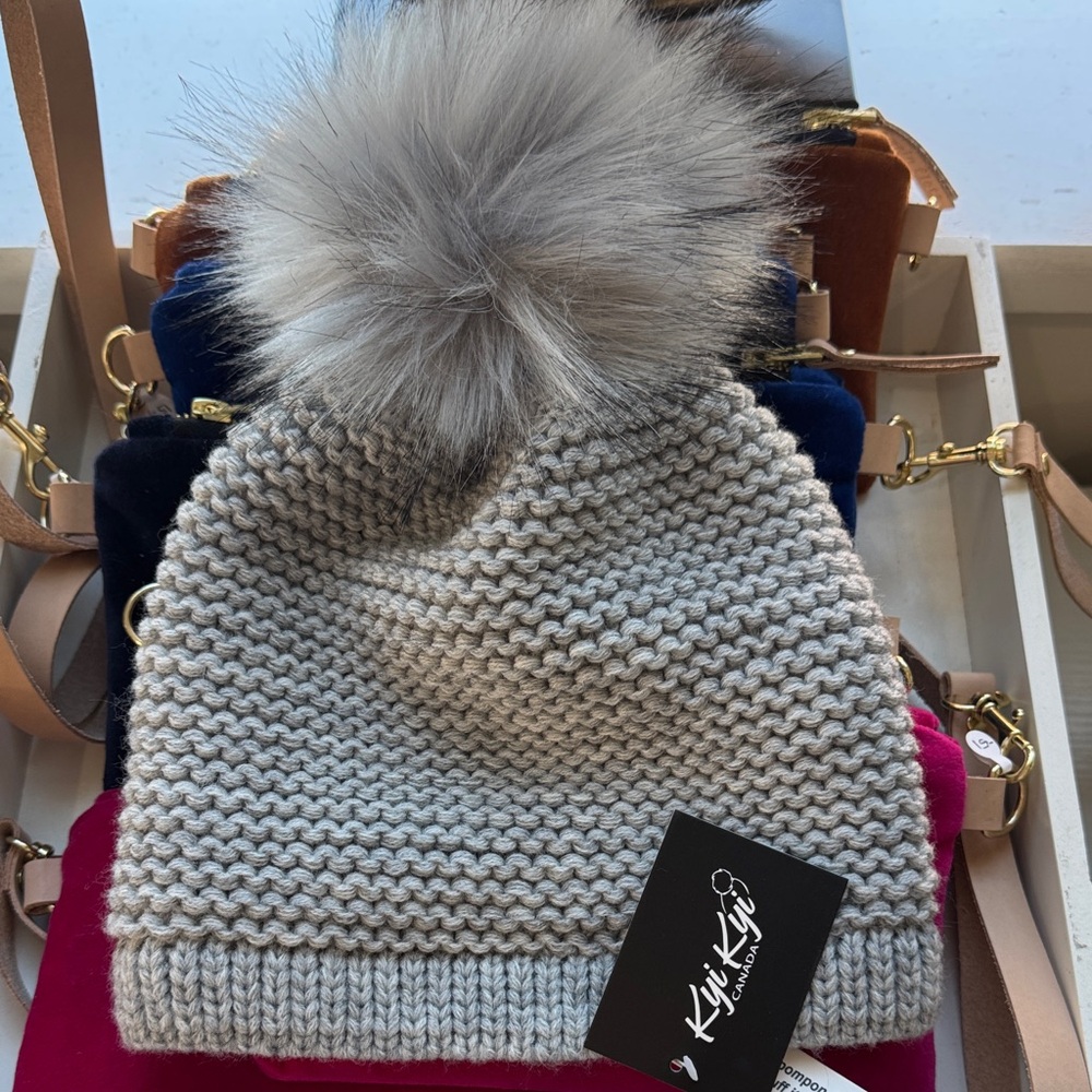 KyiKyi Knit Pom-Pom Beanie